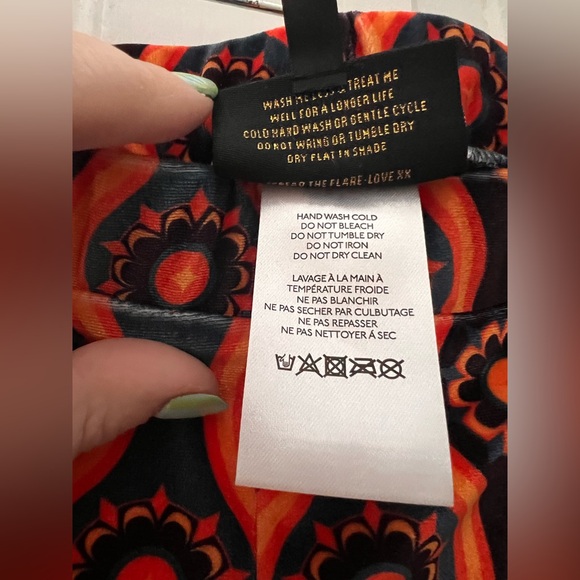 NWT Free People - Flare Street x
Barbara Hulanicki Velvet Ophir Pants Size M - Picture 10 of 11